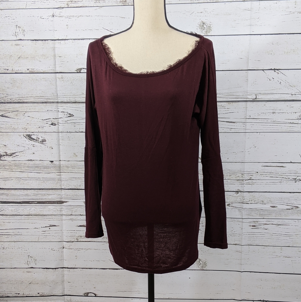 Amaryllis top with lace around too BQ05